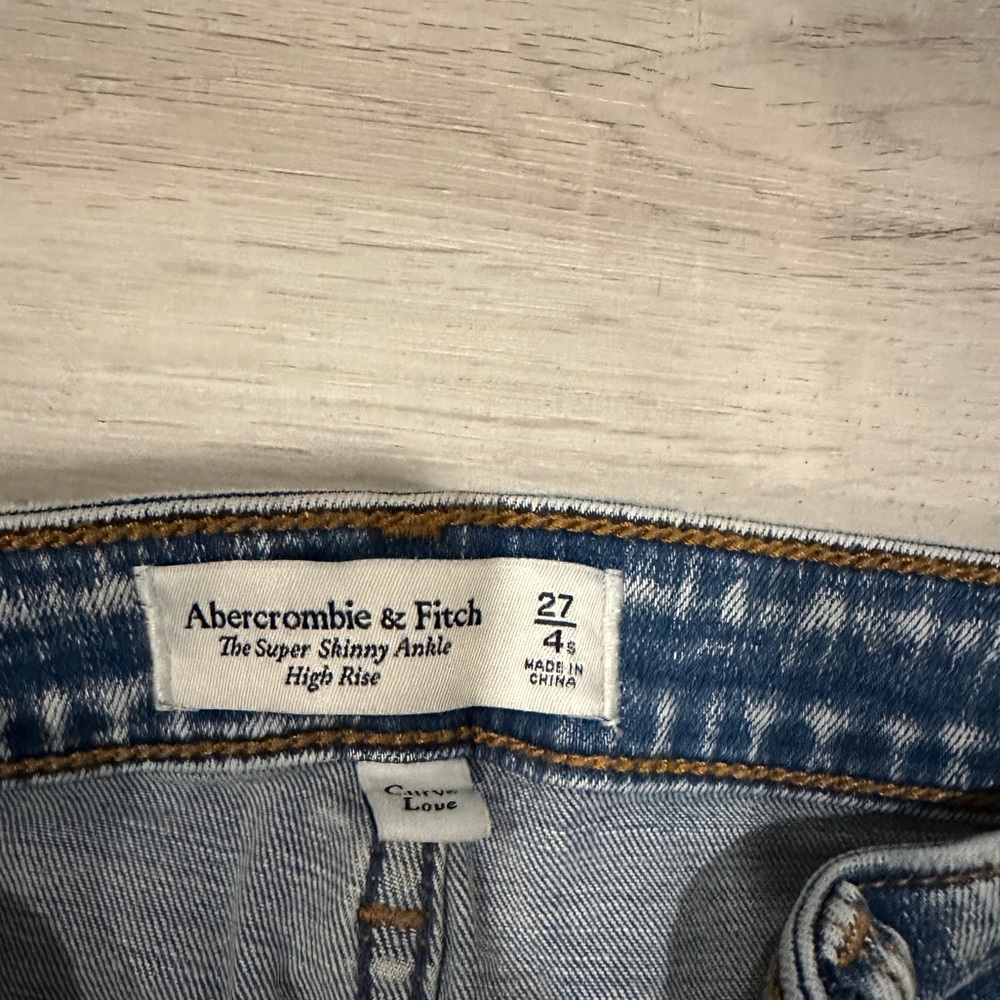 Jean - Picture 3 of 3